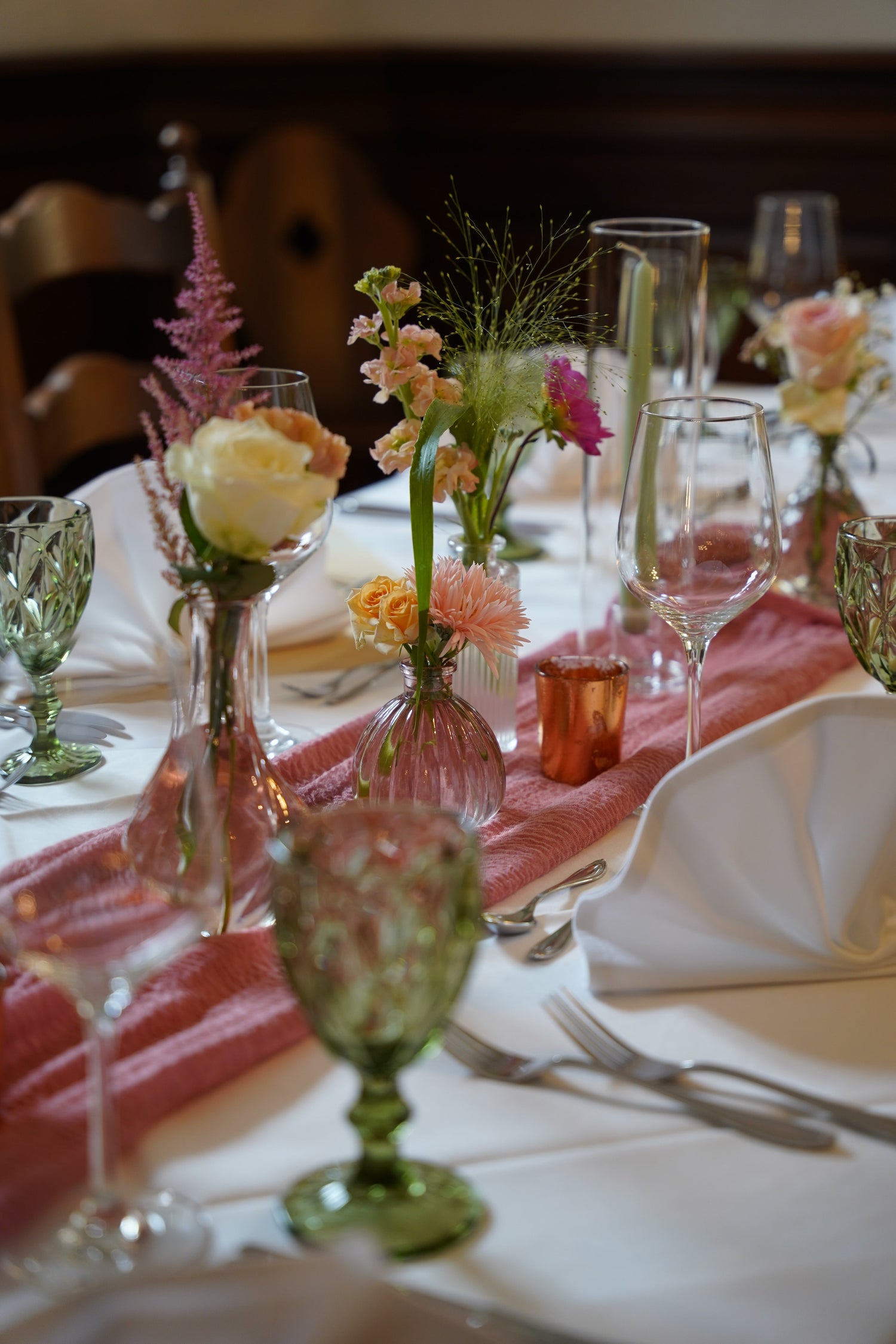 Harmonisch abgestimmte Tisch‑Sets für Hochzeiten und Events