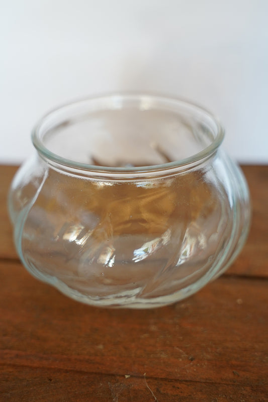 Glasvase – 8 × 12 cm – Kleine elegante Vase mieten